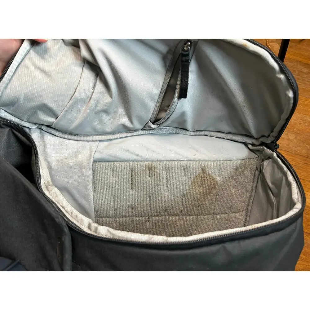Peak Design Everyday Backpack 20L Black Pre-Owned 3 FlexFold dividers